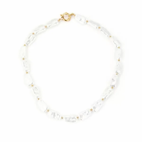 Ketting met slotje en platte zoetwater parels
